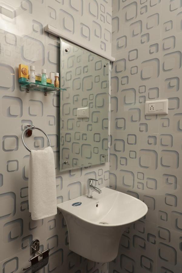 Готель Delano Residency Kaliyal Екстер'єр фото